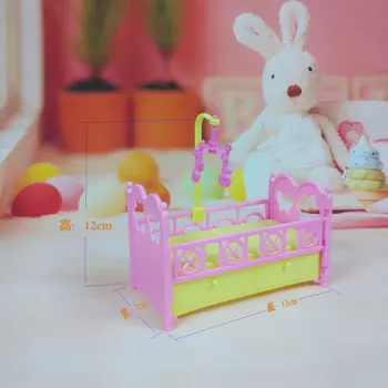 Mažai Lėlės Carrie ' s Baldų Priedai Žaisti Miniatiūriniai Žaislai Lovelę Mados Mergaičių Plastiko Mergina Žaislas 2021