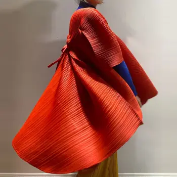 Miyake Plisuotos Batwing Rankovės Kietas Viršūnes Su Diržo Rudenį 2022 M. Žiemos Prancūzų Dizainerio Mados Prarasti Elegantiškas Klasikinis Moterų Drabužiai